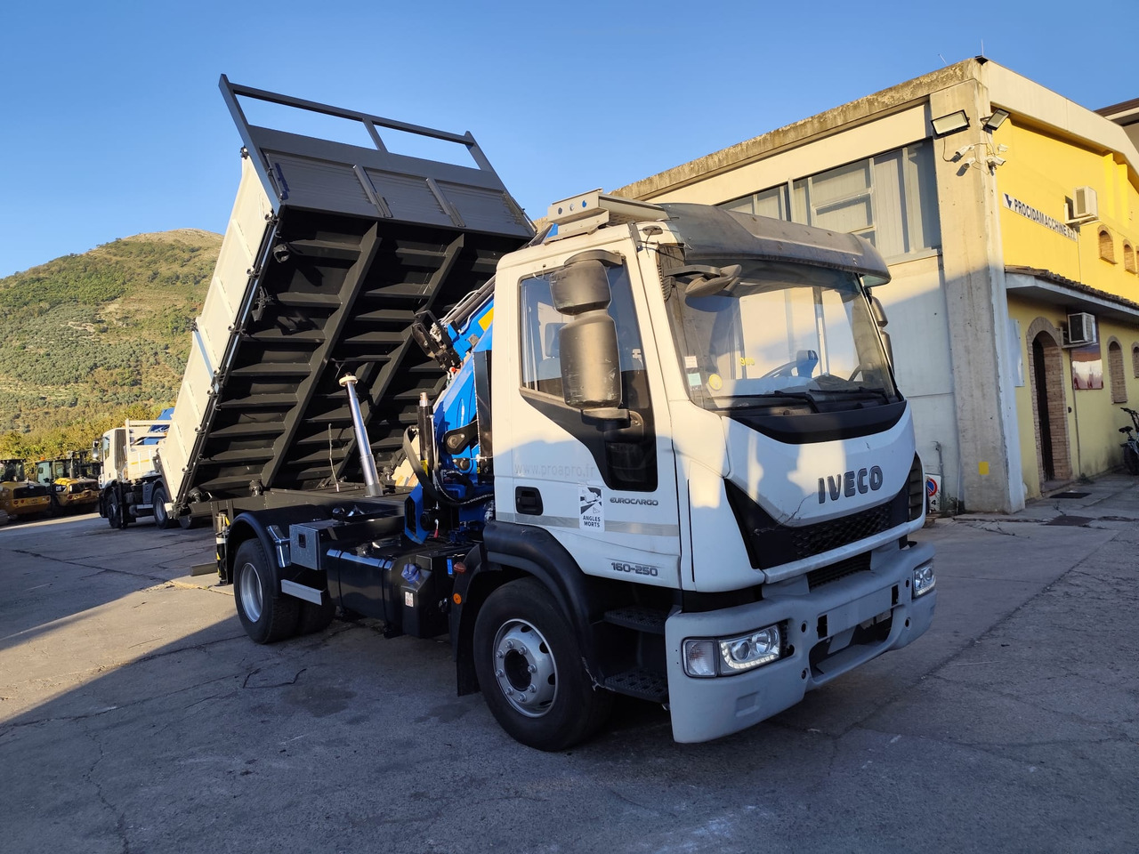 شاحنة كرين, قلابات IVECO EUROCARGO 160-250: صور 28