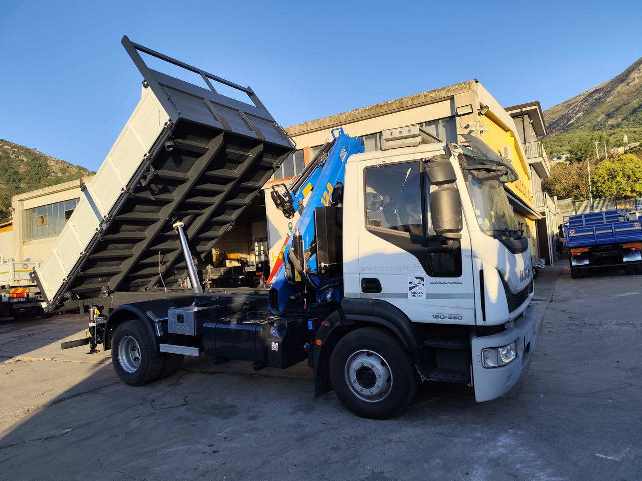 شاحنة كرين, قلابات IVECO EUROCARGO 160-250: صور 40