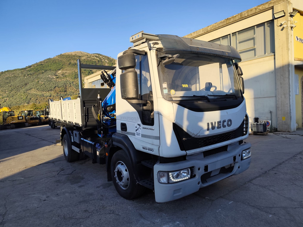 شاحنة كرين, قلابات IVECO EUROCARGO 160-250: صور 9