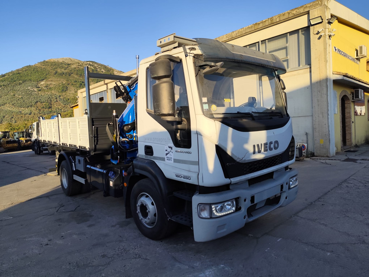 شاحنة كرين, قلابات IVECO EUROCARGO 160-250: صور 7