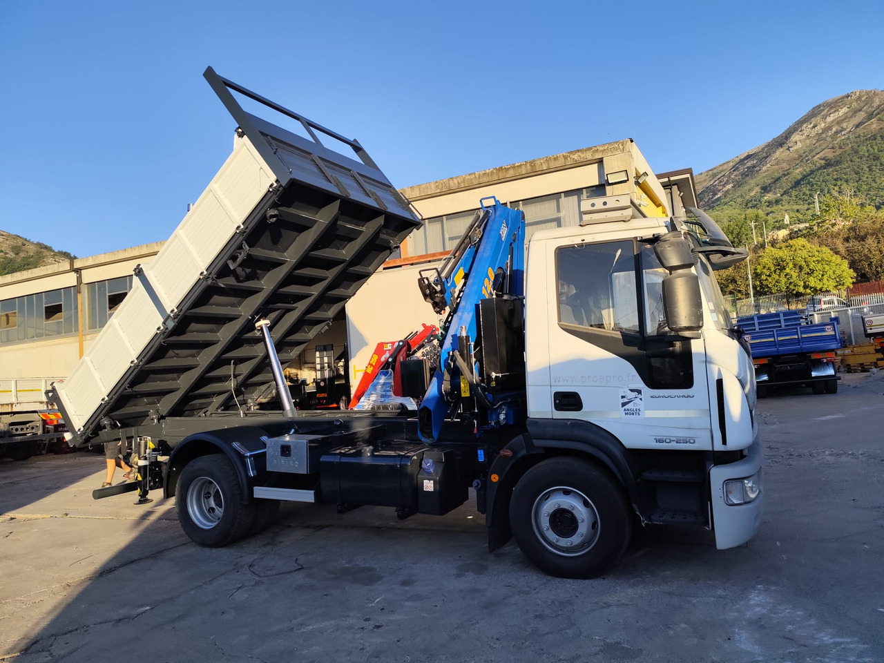 شاحنة كرين, قلابات IVECO EUROCARGO 160-250: صور 24