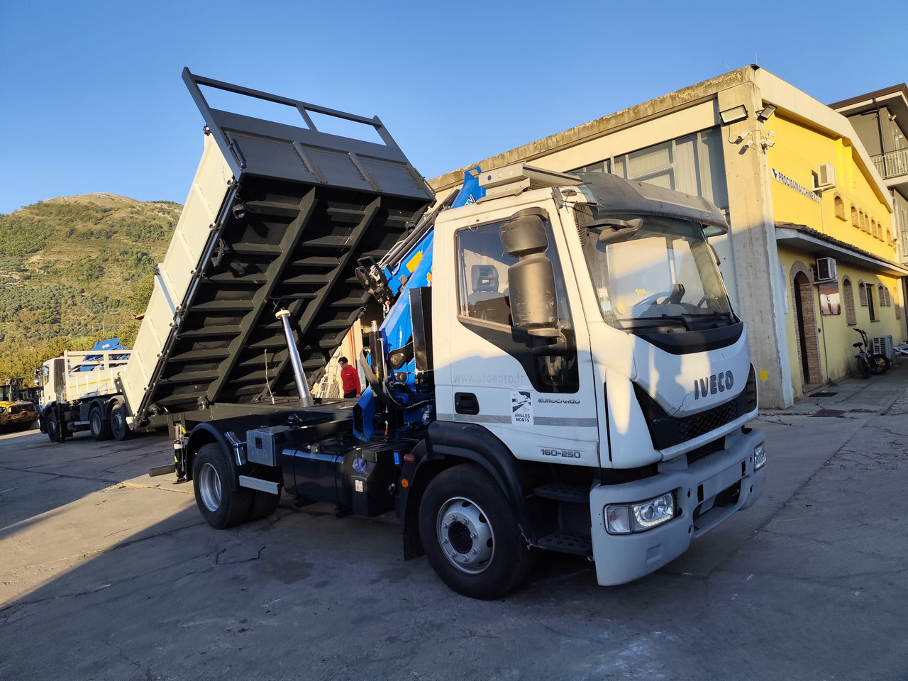 شاحنة كرين, قلابات IVECO EUROCARGO 160-250: صور 39