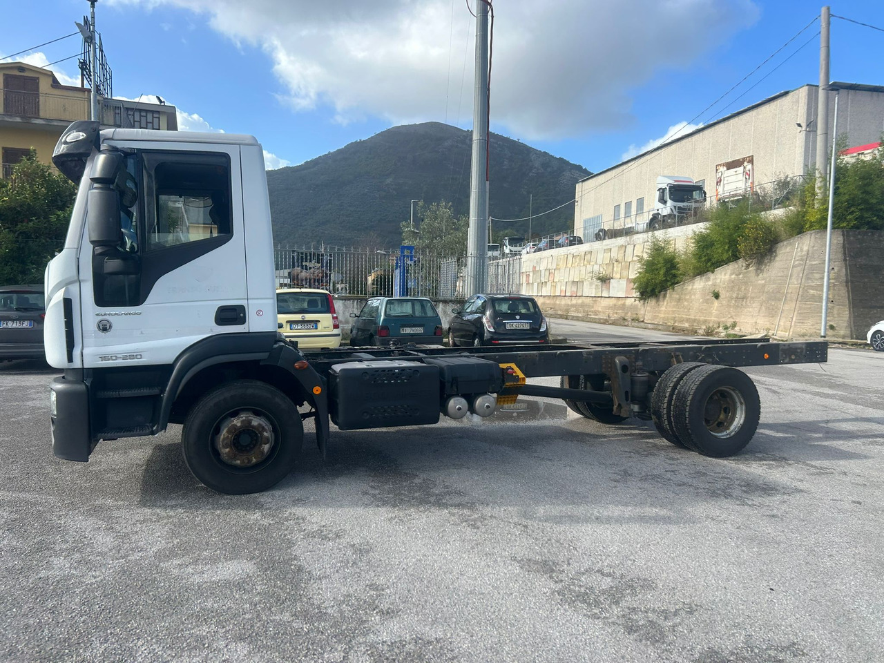 IVECO EUROCARGO 160-280 - الشاسيه شاحنة, شاحنة كرين: صور 2 IVECO EUROCARGO 160-280 - الشاسيه شاحنة, شاحنة كرين: صور 2