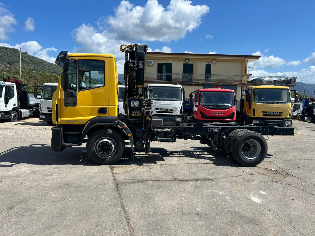 IVECO EUROCARGO 160E30 - شاحنة كرين: صور 3 IVECO EUROCARGO 160E30 - شاحنة كرين: صور 3