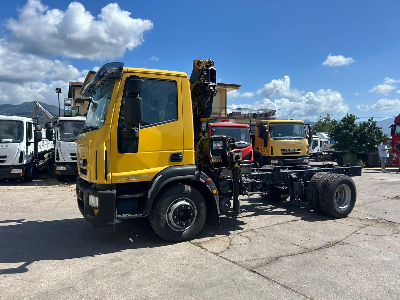 IVECO EUROCARGO 160E30 - شاحنة كرين: صور 5 IVECO EUROCARGO 160E30 - شاحنة كرين: صور 5