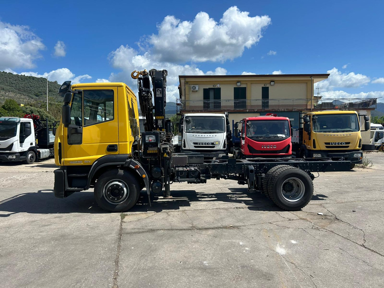 IVECO EUROCARGO 160E30 - شاحنة كرين: صور 2 IVECO EUROCARGO 160E30 - شاحنة كرين: صور 2
