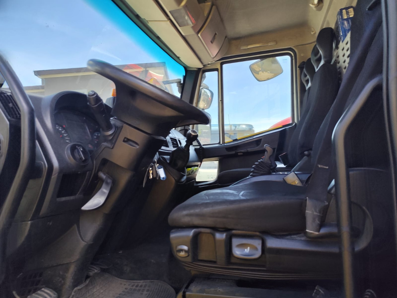 IVECO EUROCARGO 180-250 - الشاسيه شاحنة, شاحنة كرين: صور 5 IVECO EUROCARGO 180-250 - الشاسيه شاحنة, شاحنة كرين: صور 5