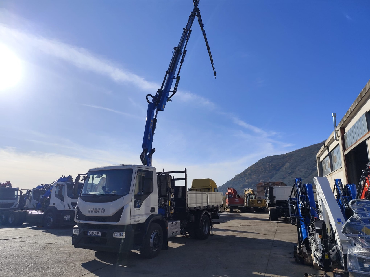 IVECO EUROCARGO 180-250 - شاحنة كرين, شاحنة كرين: صور 4 IVECO EUROCARGO 180-250 - شاحنة كرين, شاحنة كرين: صور 4