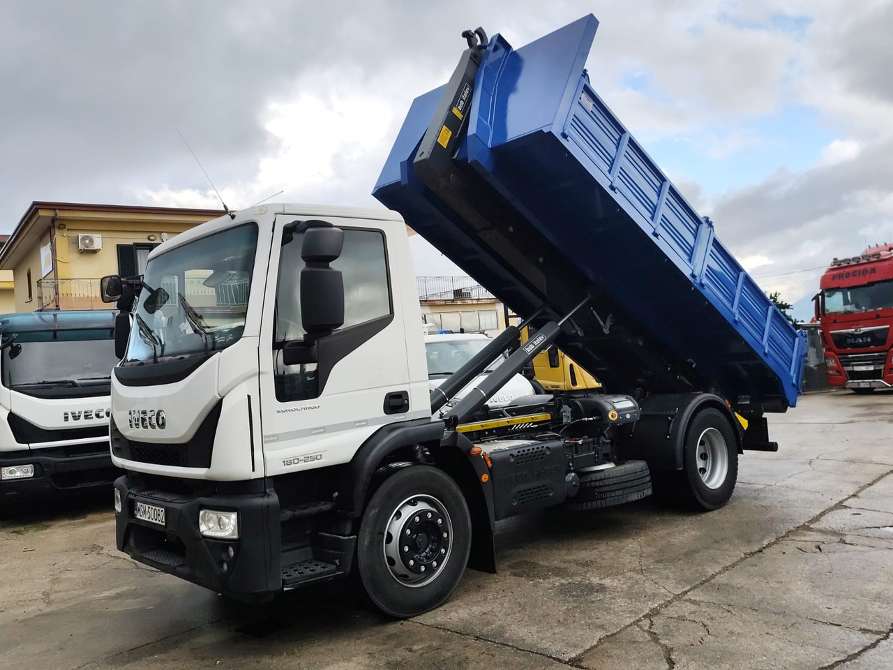 IVECO EUROCARGO 180-250 - شاحنة ذات الخطاف, شاحنة كرين: صور 1 IVECO EUROCARGO 180-250 - شاحنة ذات الخطاف, شاحنة كرين: صور 1