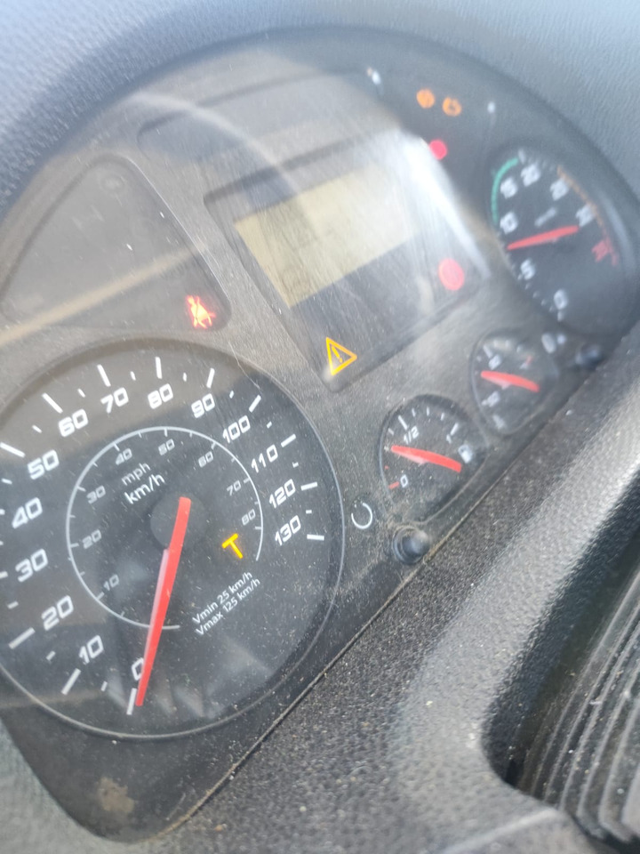 IVECO EUROCARGO 75-160 - الشاسيه شاحنة, شاحنة كرين: صور 4 IVECO EUROCARGO 75-160 - الشاسيه شاحنة, شاحنة كرين: صور 4