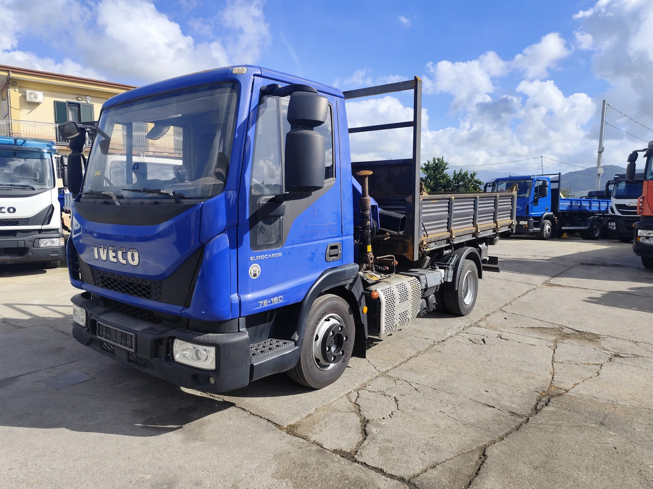 IVECO EUROCARGO 75-160 - شاحنة كرين: صور 3 IVECO EUROCARGO 75-160 - شاحنة كرين: صور 3