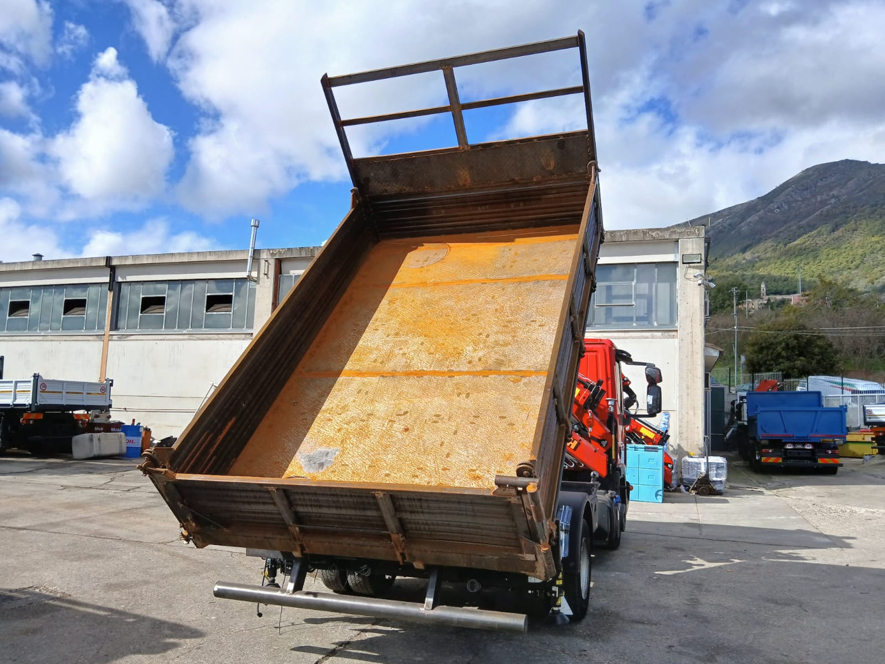 IVECO EUROCARGO 80-190 - شاحنة كرين: صور 5 IVECO EUROCARGO 80-190 - شاحنة كرين: صور 5