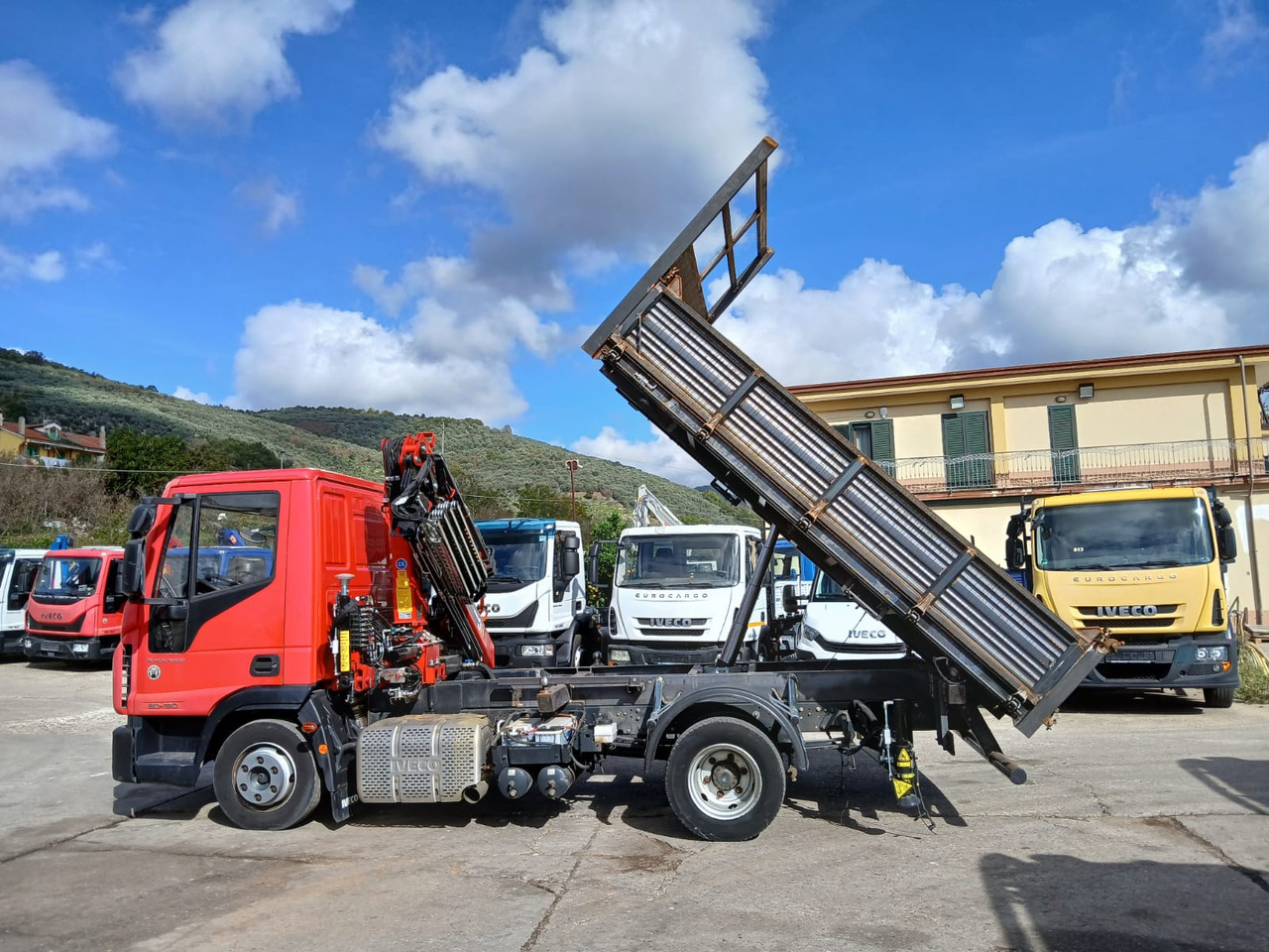 IVECO EUROCARGO 80-190 - شاحنة كرين: صور 2 IVECO EUROCARGO 80-190 - شاحنة كرين: صور 2