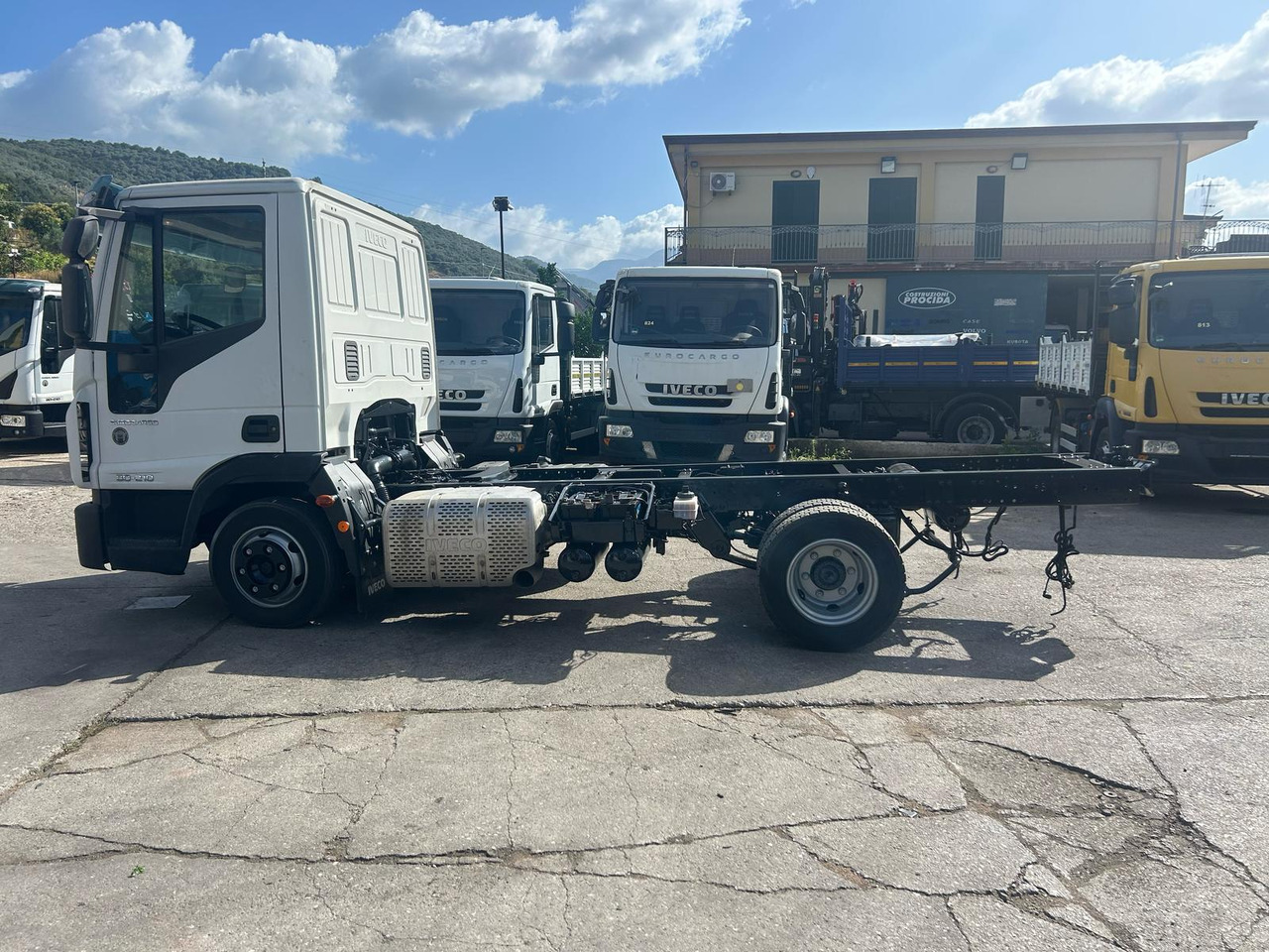 الشاسيه شاحنة IVECO EUROCARGO 80-210: صور 19
