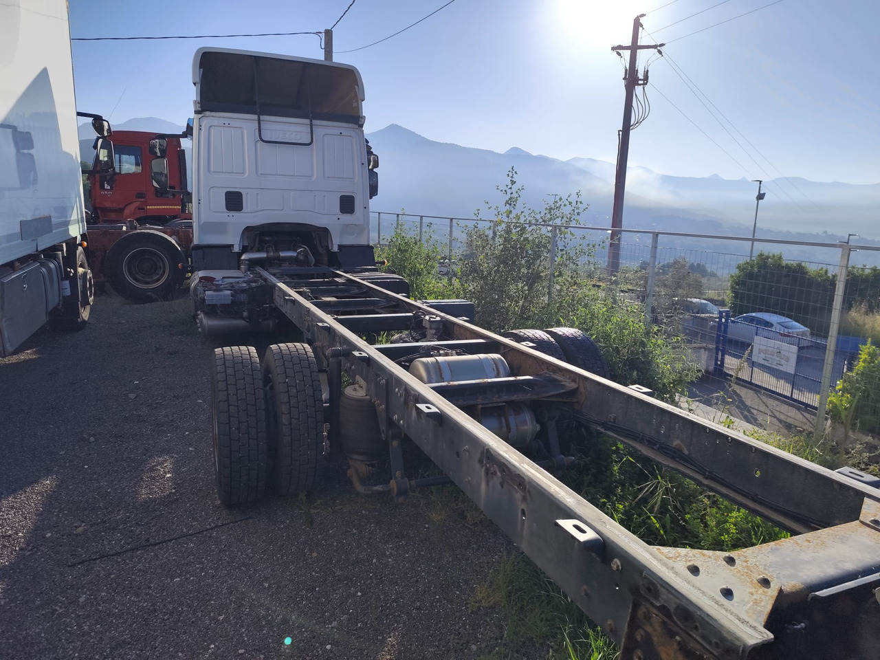 IVECO EUROCARGO 80-210 - الشاسيه شاحنة: صور 2 IVECO EUROCARGO 80-210 - الشاسيه شاحنة: صور 2