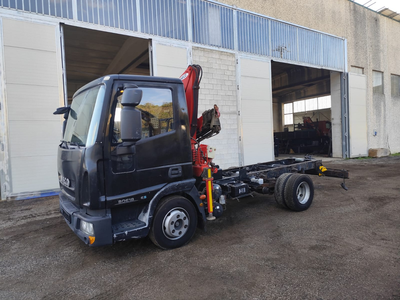 IVECO EUROCARGO 80E18 - شاحنة كرين, قلابات: صور 5 IVECO EUROCARGO 80E18 - شاحنة كرين, قلابات: صور 5