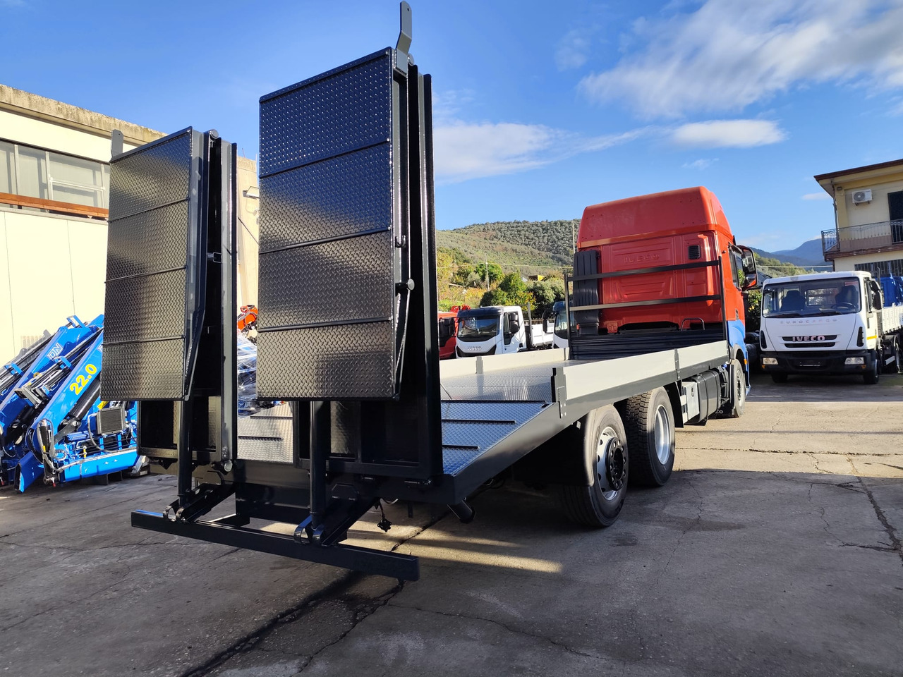 شاحنات مسطحة IVECO S-WAY AS260S48 Y: صور 18