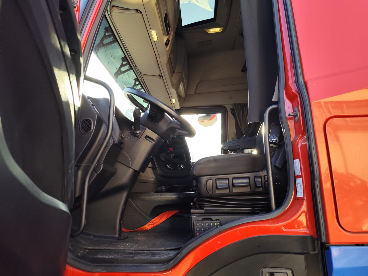 شاحنات مسطحة IVECO S-WAY AS260S48 Y: صور 41