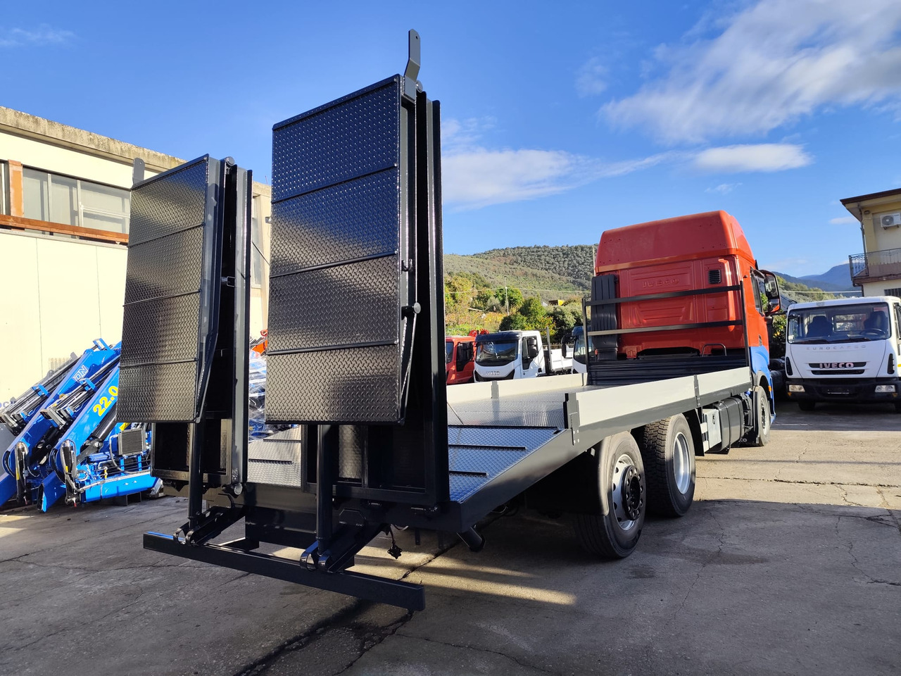 شاحنات مسطحة IVECO S-WAY AS260S48 Y: صور 15