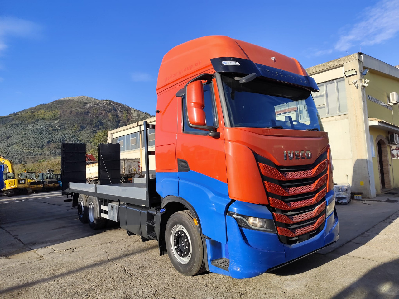 شاحنات مسطحة IVECO S-WAY AS260S48 Y: صور 17