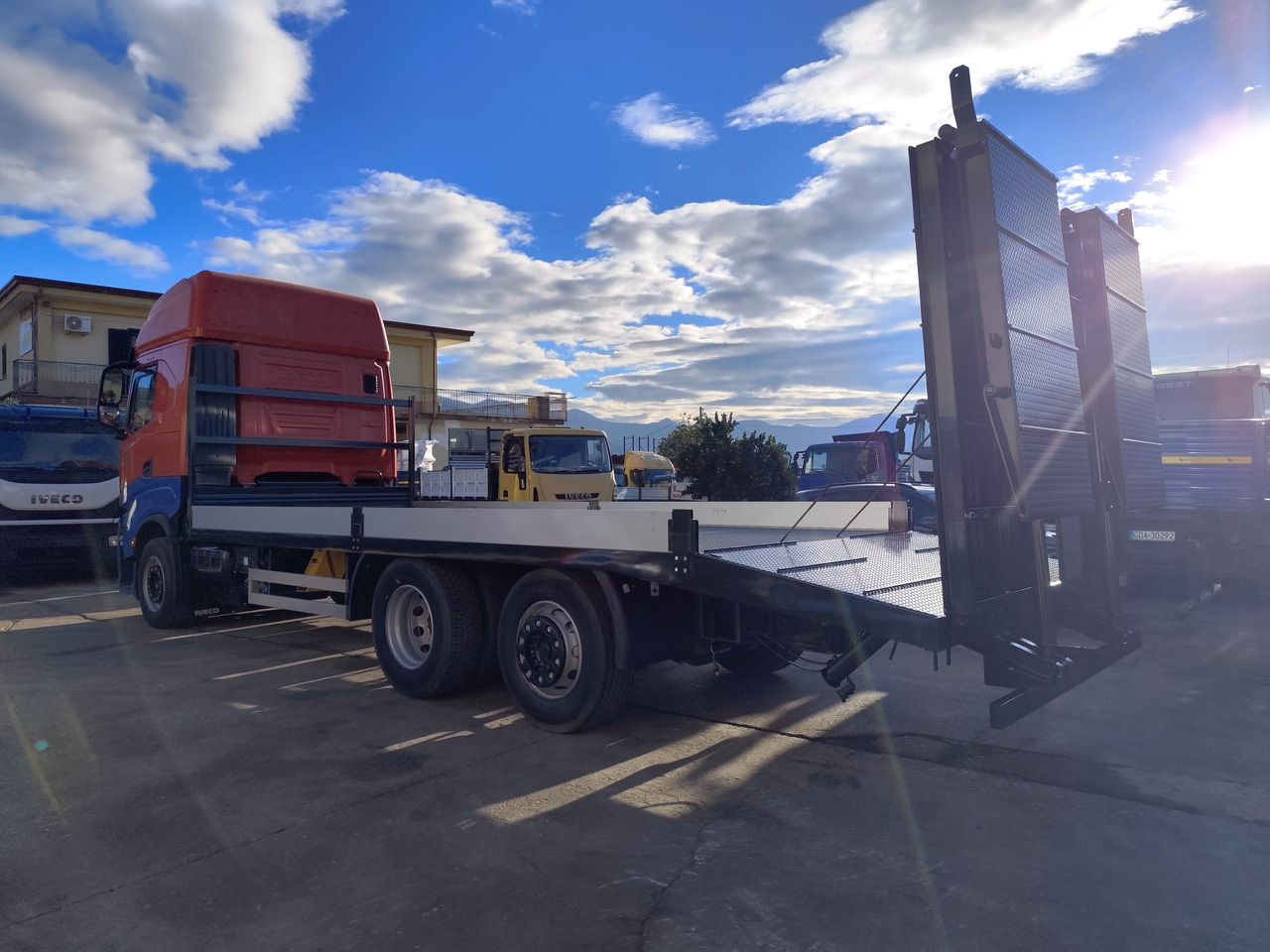 شاحنات مسطحة IVECO S-WAY AS260S48 Y: صور 33