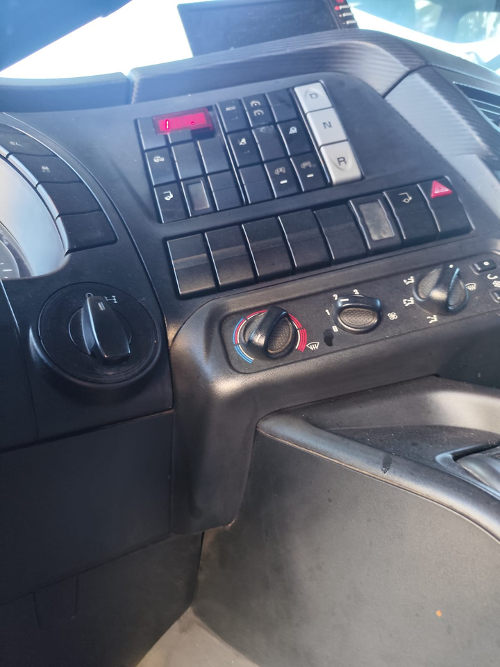 IVECO STRALIS 190S31 - شاحنة ذات الخطاف: صور 5 IVECO STRALIS 190S31 - شاحنة ذات الخطاف: صور 5