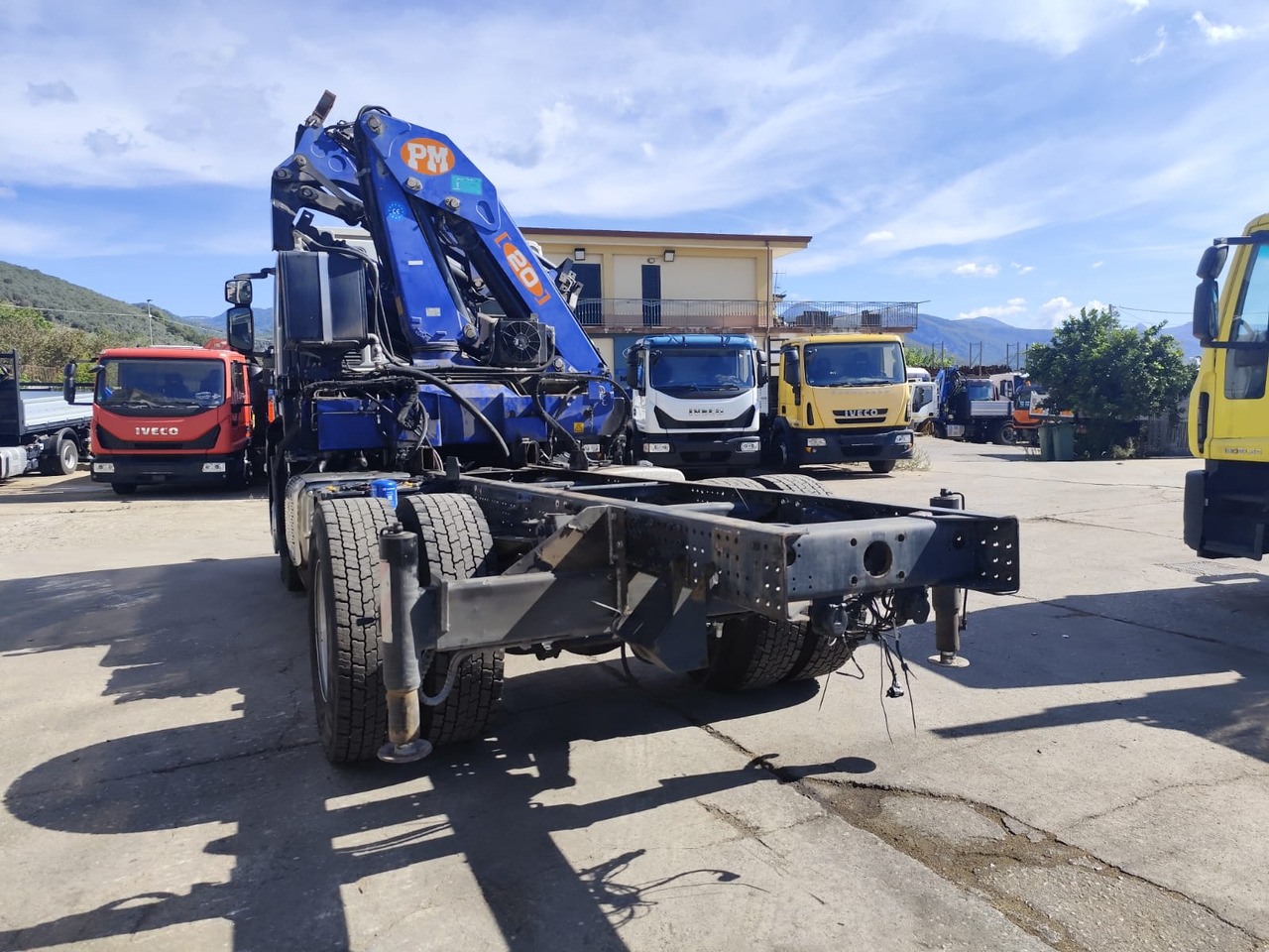 IVECO STRALIS 190S31 - شاحنة كرين: صور 4 IVECO STRALIS 190S31 - شاحنة كرين: صور 4
