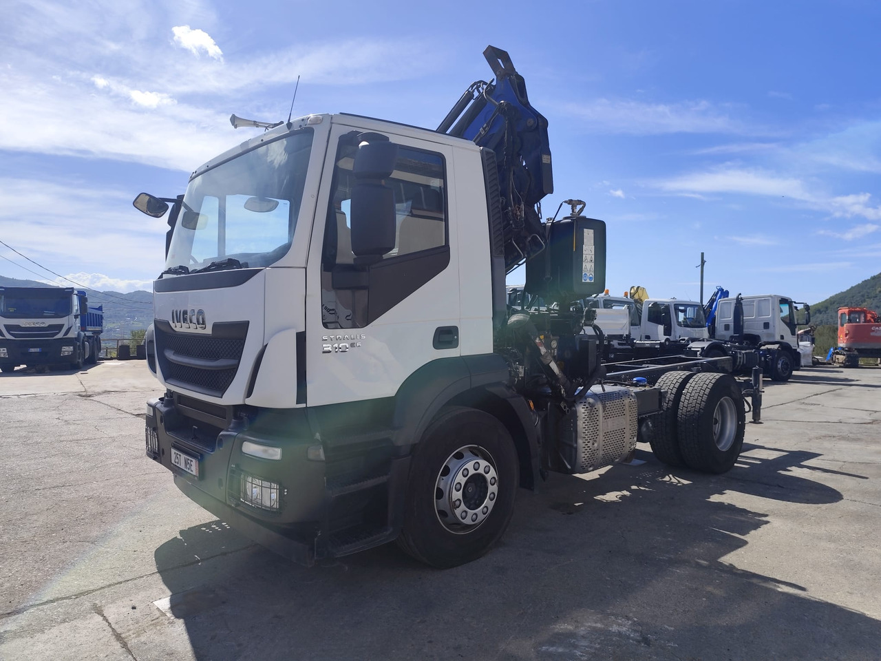 IVECO STRALIS 190S31 - شاحنة كرين: صور 1 IVECO STRALIS 190S31 - شاحنة كرين: صور 1