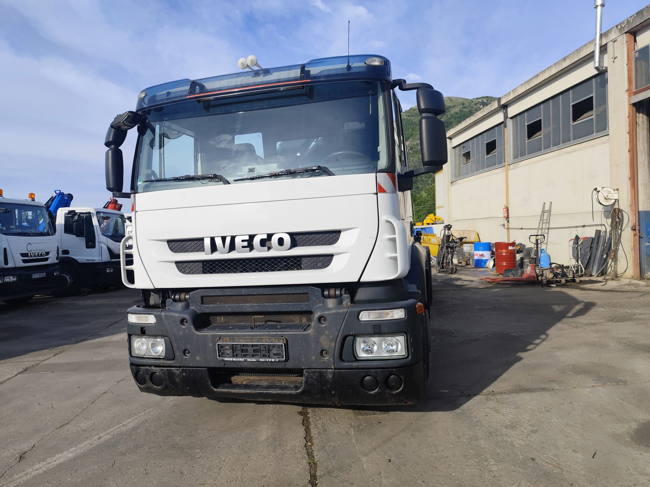 IVECO STRALIS 260S45 - شاحنة كرين: صور 4 IVECO STRALIS 260S45 - شاحنة كرين: صور 4