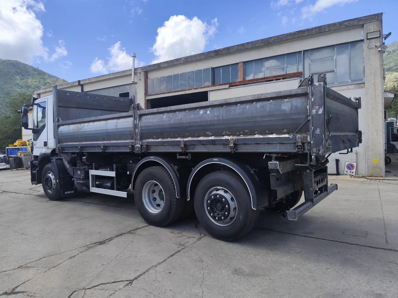 شاحنة كرين IVECO STRALIS CUBE 260S31: صور 32