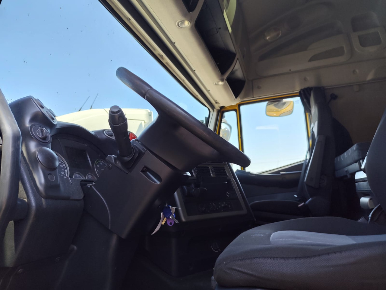IVECO STRALIS CUBE AD260S42 - شاحنات الحاويات / جسم علوي قابل للتغيير شاحنة: صور 3 IVECO STRALIS CUBE AD260S42 - شاحنات الحاويات / جسم علوي قابل للتغيير شاحنة: صور 3