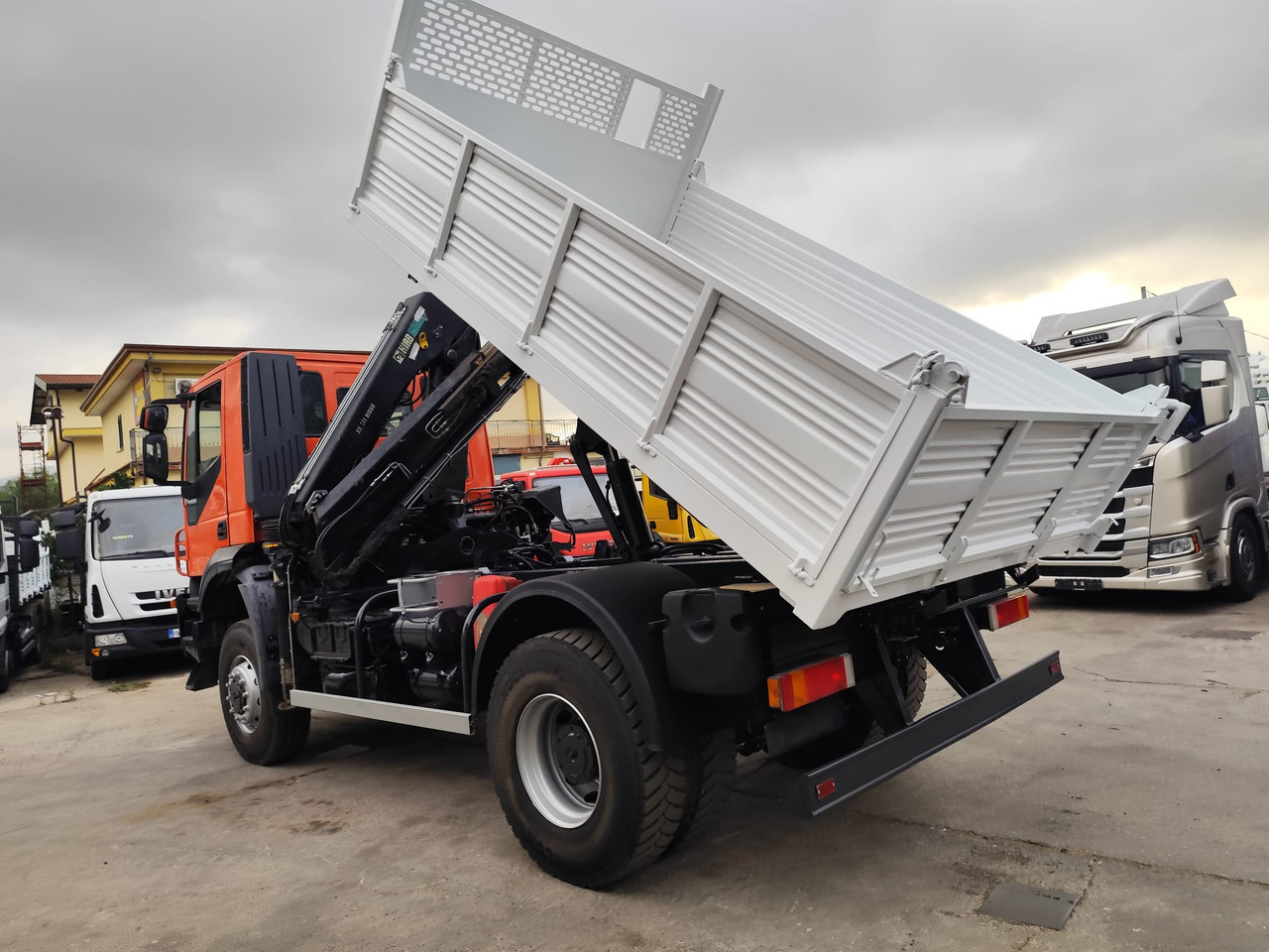 IVECO TRAKKER 190T36 - شاحنة كرين, قلابات: صور 5 IVECO TRAKKER 190T36 - شاحنة كرين, قلابات: صور 5