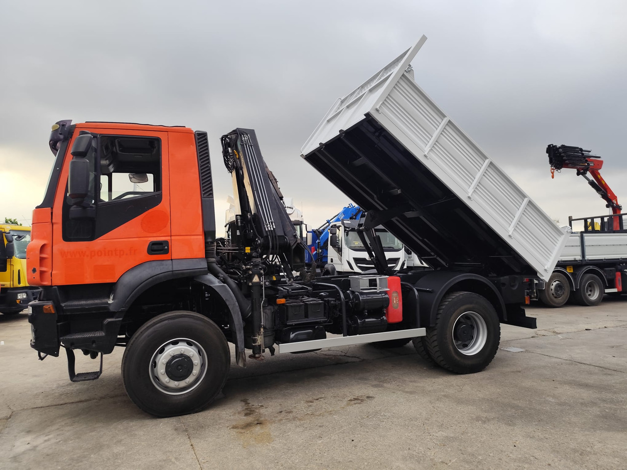 IVECO TRAKKER 190T36 - شاحنة كرين, قلابات: صور 2 IVECO TRAKKER 190T36 - شاحنة كرين, قلابات: صور 2