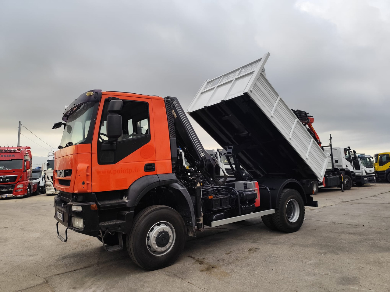 IVECO TRAKKER 190T36 - شاحنة كرين, قلابات: صور 1 IVECO TRAKKER 190T36 - شاحنة كرين, قلابات: صور 1