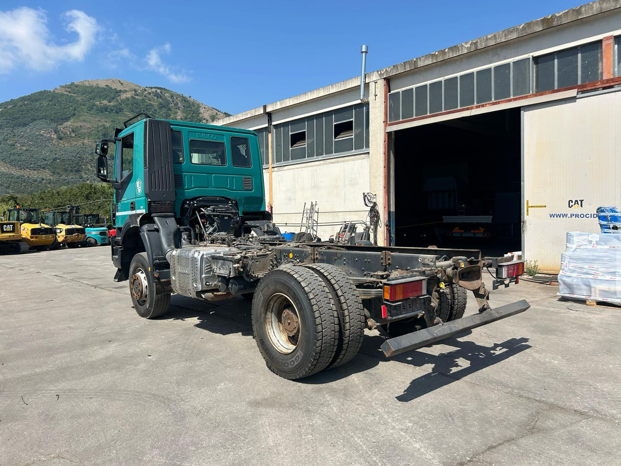 الشاسيه شاحنة IVECO TRAKKER 190T41: صور 17