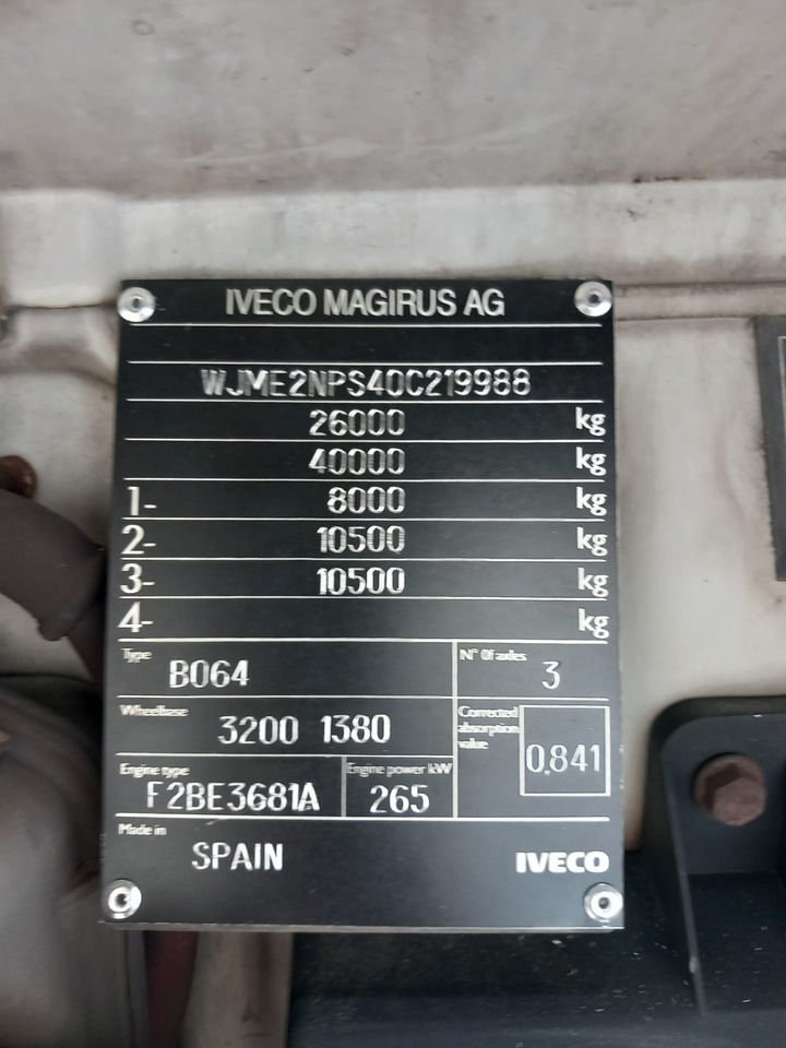 شاحنة كرين IVECO TRAKKER 260T36: صور 40