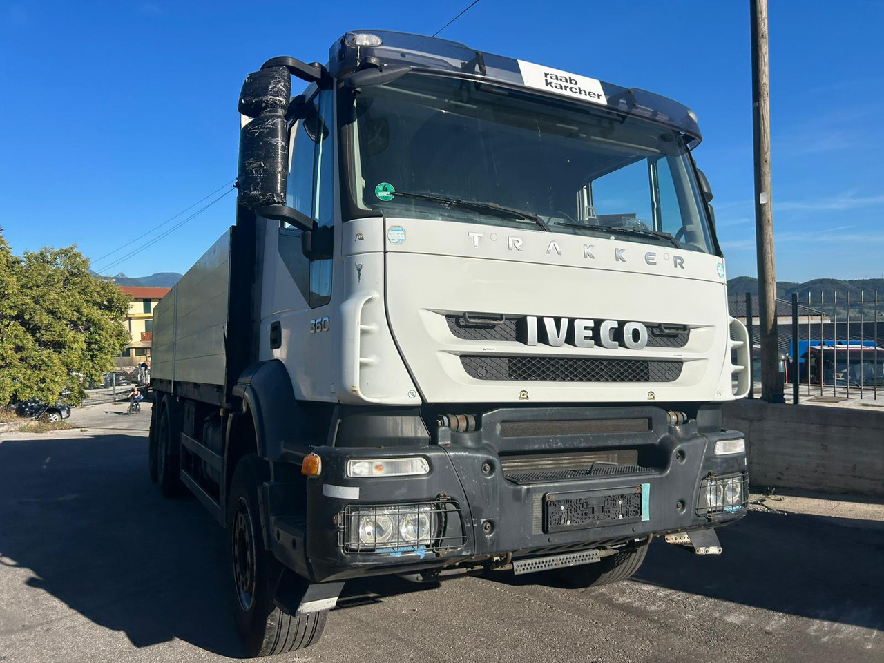 IVECO TRAKKER 260T36 - شاحنات مسطحة: صور 4 IVECO TRAKKER 260T36 - شاحنات مسطحة: صور 4