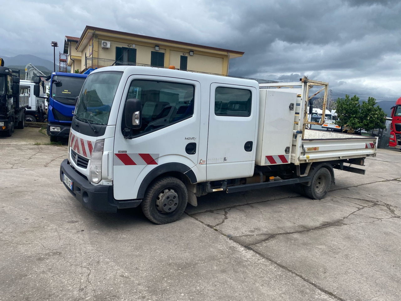 RENAULT MAXITY 140 DXI - شاحنات مسطحة: صور 4 RENAULT MAXITY 140 DXI - شاحنات مسطحة: صور 4