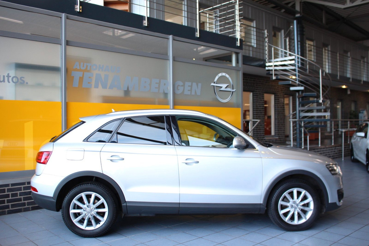 Audi Q3 2.0 TDI quattro Xenon Navi Sitzheizung AHK - سيارة دفع رباعي: صور 3 Audi Q3 2.0 TDI quattro Xenon Navi Sitzheizung AHK - سيارة دفع رباعي: صور 3