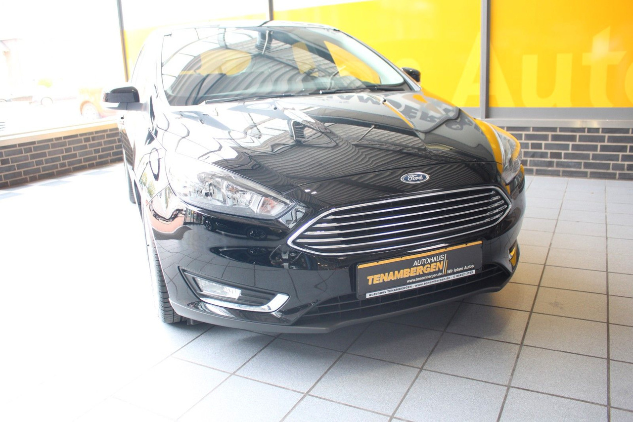 Ford Focus Titanium Automatik Navi Kamera Schiebedach - سيارة: صور 2 Ford Focus Titanium Automatik Navi Kamera Schiebedach - سيارة: صور 2