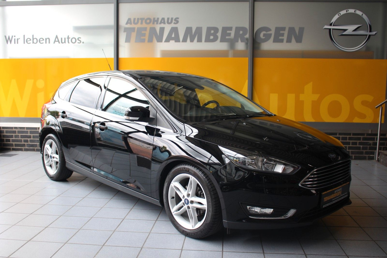 Ford Focus Titanium Automatik Navi Kamera Schiebedach - سيارة: صور 1 Ford Focus Titanium Automatik Navi Kamera Schiebedach - سيارة: صور 1