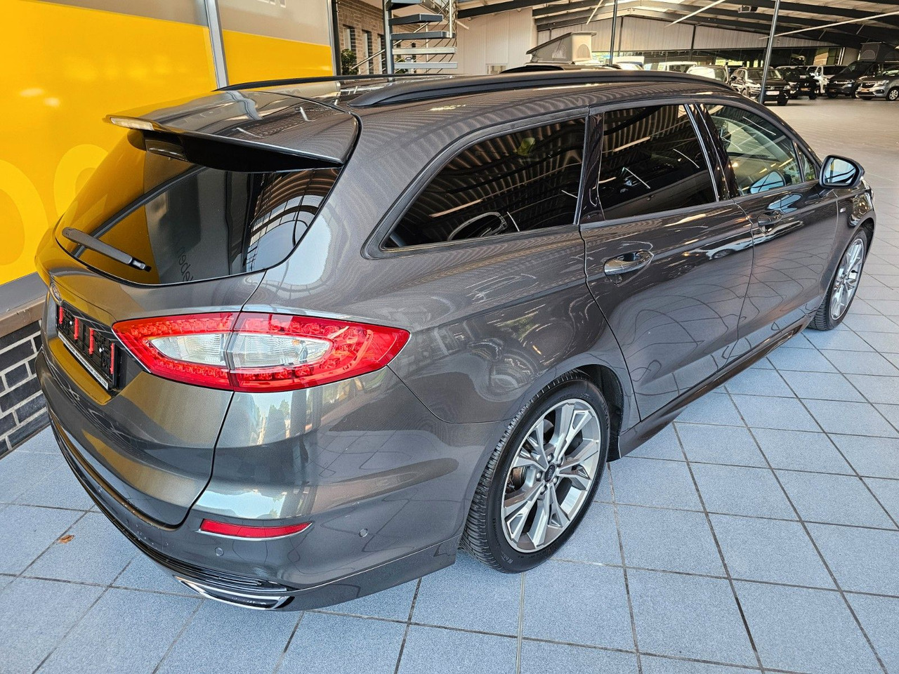 Ford Mondeo Turnier ST-Line LED Scheinwerfer - سيارة: صور 5 Ford Mondeo Turnier ST-Line LED Scheinwerfer - سيارة: صور 5