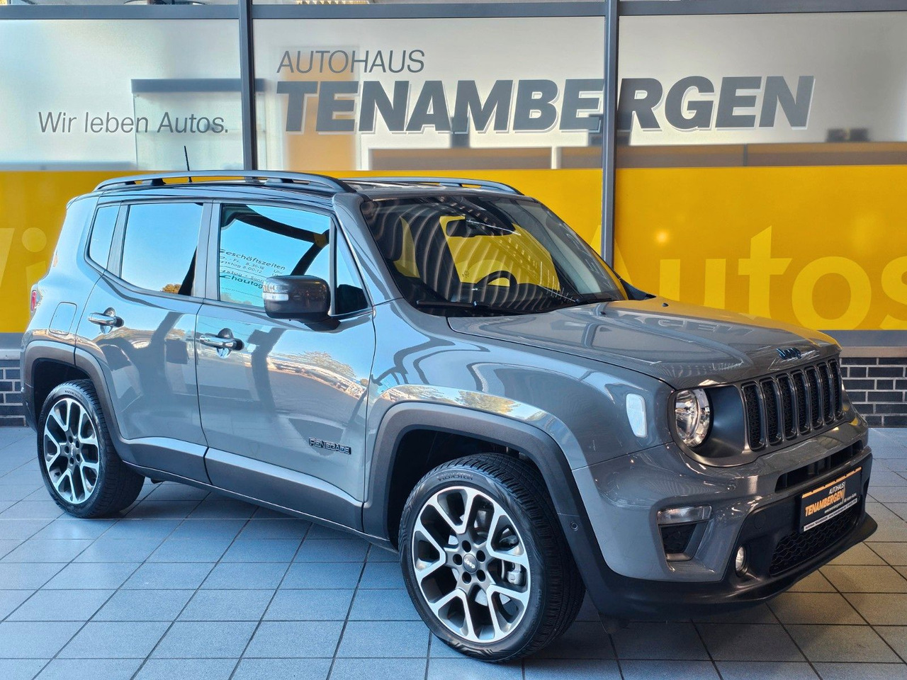 Jeep Renegade S Plug-In-Hybrid 4xe Kamera LED ACC AHK - سيارة دفع رباعي: صور 1 Jeep Renegade S Plug-In-Hybrid 4xe Kamera LED ACC AHK - سيارة دفع رباعي: صور 1
