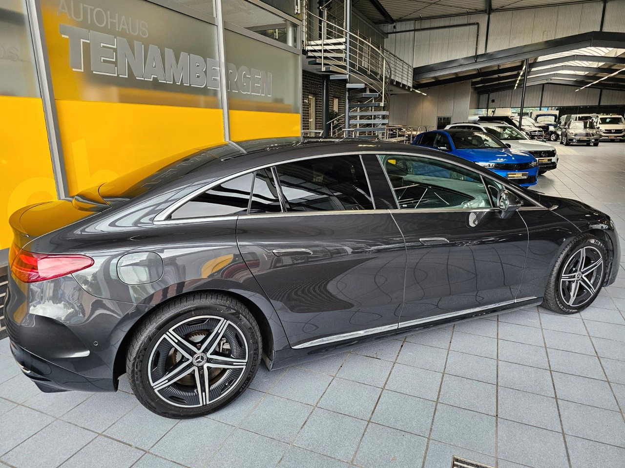 Mercedes-Benz EQE 350 AMG Edition ACC Memory eHeckkl. - سيارة: صور 3 Mercedes-Benz EQE 350 AMG Edition ACC Memory eHeckkl. - سيارة: صور 3