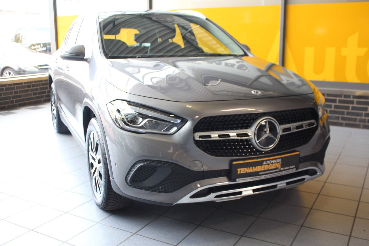 Mercedes-Benz GLA 180 Progressive Navi LED Kamera - سيارة دفع رباعي: صور 2 Mercedes-Benz GLA 180 Progressive Navi LED Kamera - سيارة دفع رباعي: صور 2