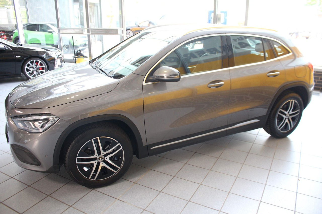 Mercedes-Benz GLA 180 Progressive Navi LED Kamera - سيارة دفع رباعي: صور 5 Mercedes-Benz GLA 180 Progressive Navi LED Kamera - سيارة دفع رباعي: صور 5