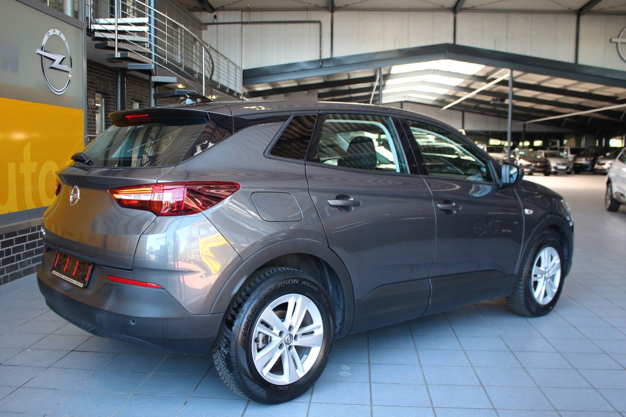 Opel Grandland Edition 1.2 Automatik Navi PDC v+h LED - سيارة دفع رباعي: صور 5 Opel Grandland Edition 1.2 Automatik Navi PDC v+h LED - سيارة دفع رباعي: صور 5