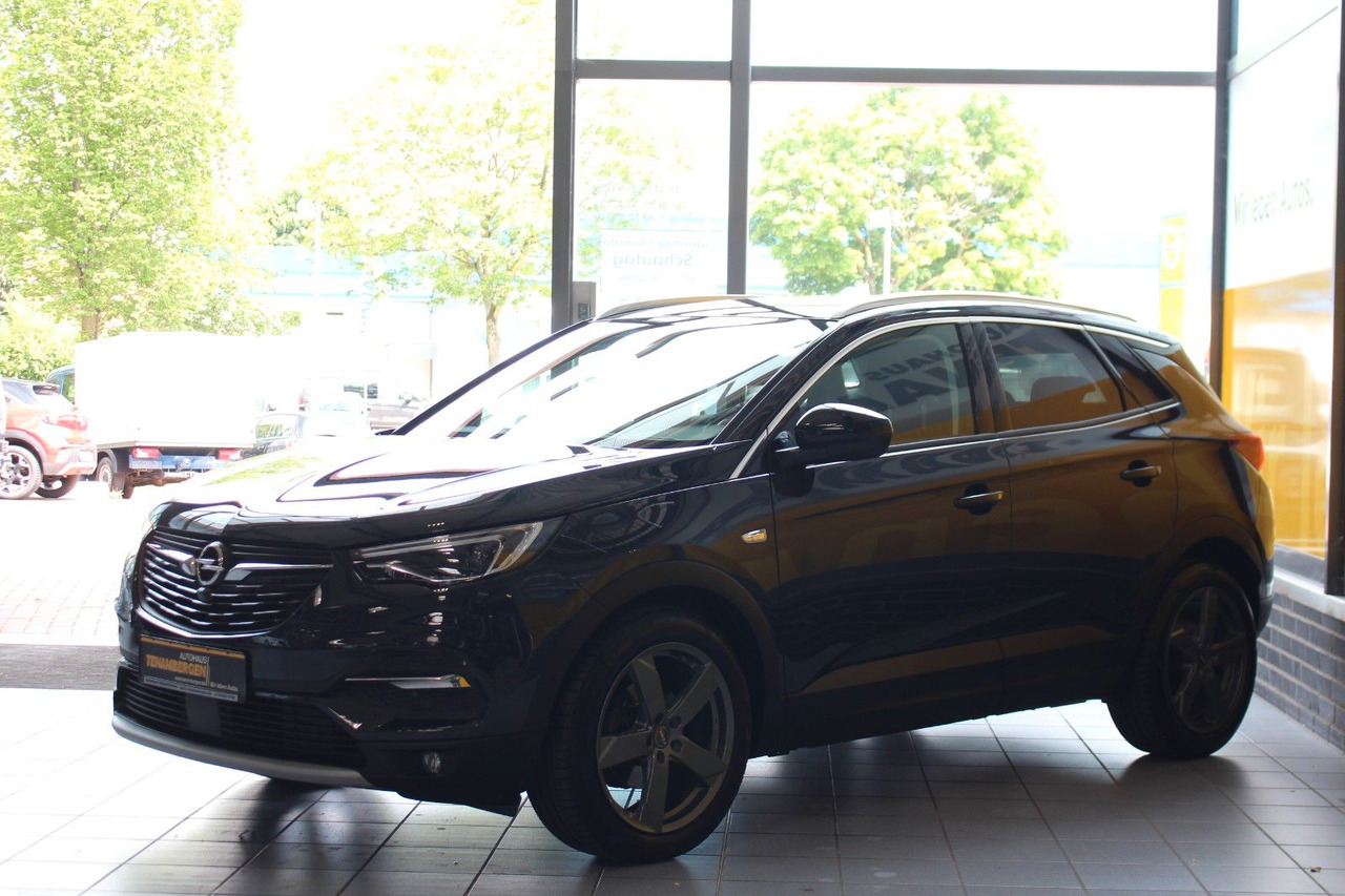 Opel Grandland X Ultimate Leder Navi Sitzlüftung AHK - سيارة دفع رباعي: صور 4 Opel Grandland X Ultimate Leder Navi Sitzlüftung AHK - سيارة دفع رباعي: صور 4