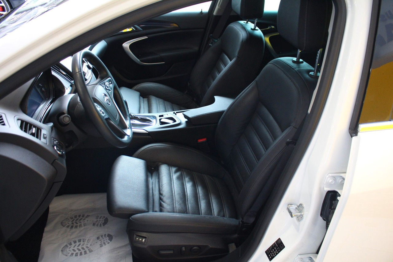Opel Insignia A Business Innovation 4x4 Leder AHK ACC - سيارة: صور 5 Opel Insignia A Business Innovation 4x4 Leder AHK ACC - سيارة: صور 5