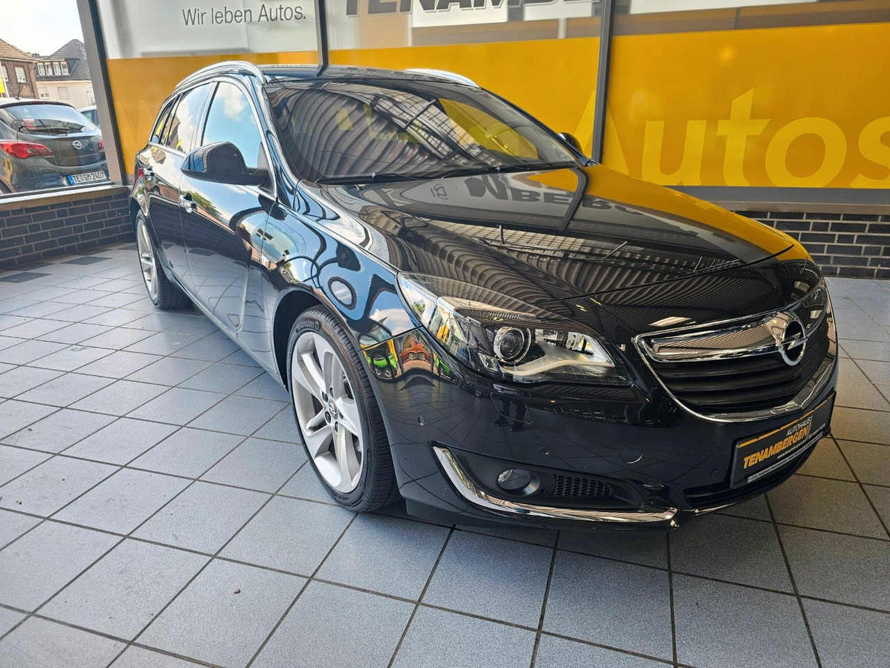 Opel Insignia A Business Innovation AHK ACC Leder Nav - سيارة: صور 2 Opel Insignia A Business Innovation AHK ACC Leder Nav - سيارة: صور 2